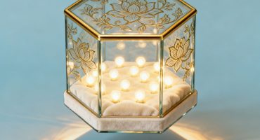 Gold-patterned light box