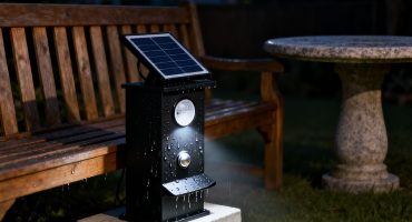 Solar lamps for the night courtyard